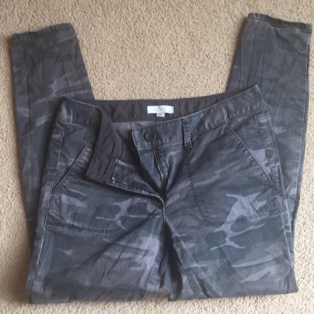 LOFT Marisa Camo pants size 6.